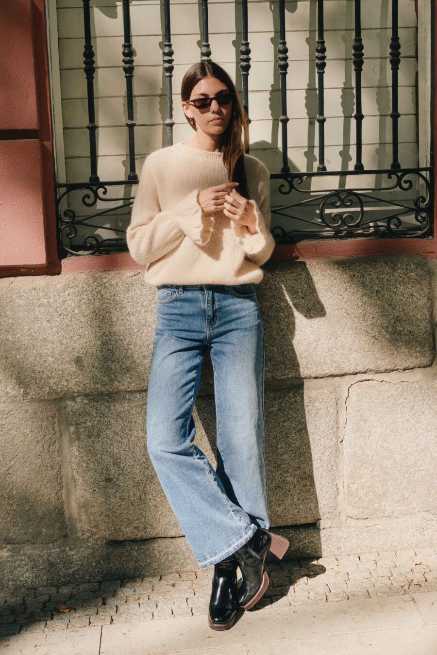 Pull beige - col rond en maille duveteuse à manches évasées | Sahoma